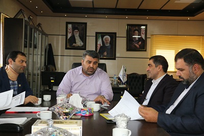 نصب المان کتابخوانی در میدان مرکزی شهر طالقان استان البرز