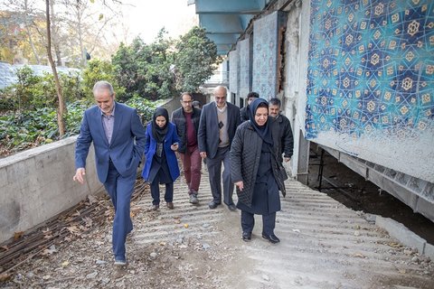  بازدید مسئولان نهاد کتابخانه ها از پروژه کتابخانه پارک شهر تهران