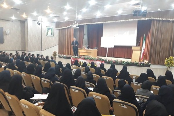 دوره آموزشی «مبانی و روش های حفظ صحت و سلامت» در اصفهان