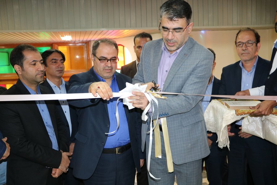 نمایشگاه کتاب «فصل انقلاب» در فرهنگسرای فردوسی بندر ماهشهر خوزستان افتتاح شد