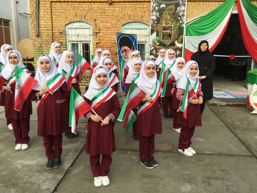 نمایشگاه بزرگ «۴۰ عکس، ۴۰ کتاب» در آستار در استان گیلان