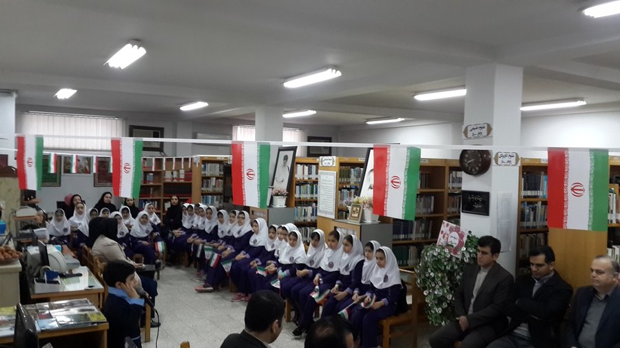 قصه گویی از داستان های انقلاب در کتابخانه عمومی نوشهر استان مازندران