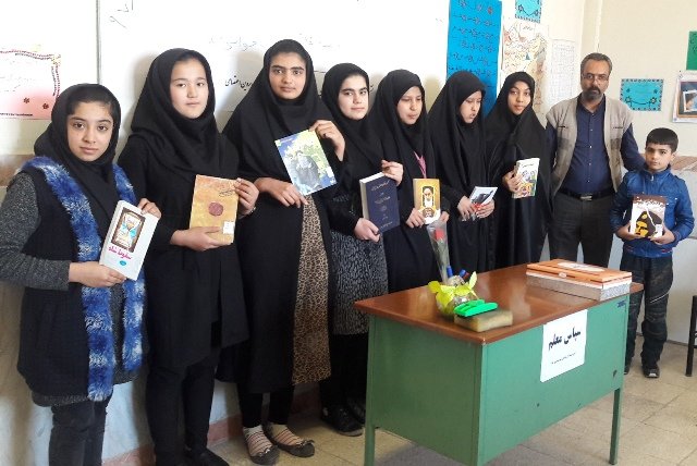 ویژه برنامه های چهل سالگی انقلاب در کتابخانه های شهرستان ری استان تهران
