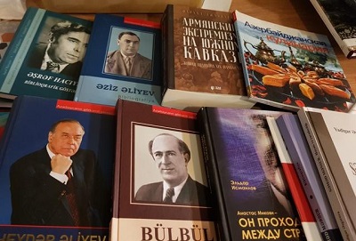 اهدای بیش از 40 اثر از کتابخانه ملی جمهوری آذربایجان به کتابخانه ملی ایران