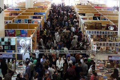 نمایشگاه کتاب تهران یک ساعت تمدید شد