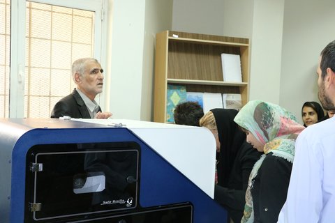 اهدای چاپگر بریل به کتابخانه مرکزی خوزستان