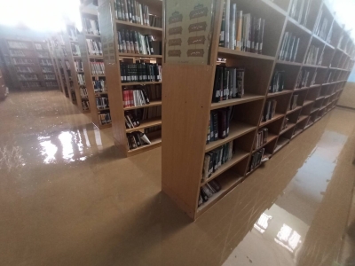 سیل به کتابخانه عمومی «میرزانصیرجهرمی» آسیب زد سیل به کتابخانه عمومی «میرزانصیرجهرمی» آسیب زد