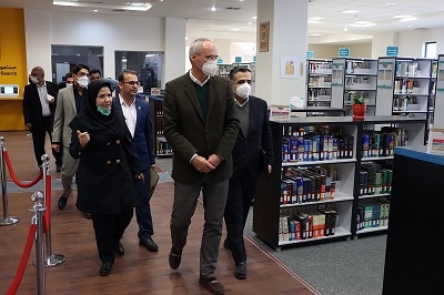 سفیر اتریش در تهران از کتابخانه مرکزی یزد دیدن کرد
