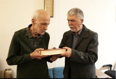 از ترجمه روایی قرآن رونمایی شد از ترجمه روایی قرآن رونمایی شد